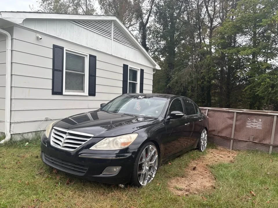 2009 Hyundai Genesis - Image 3 of 4