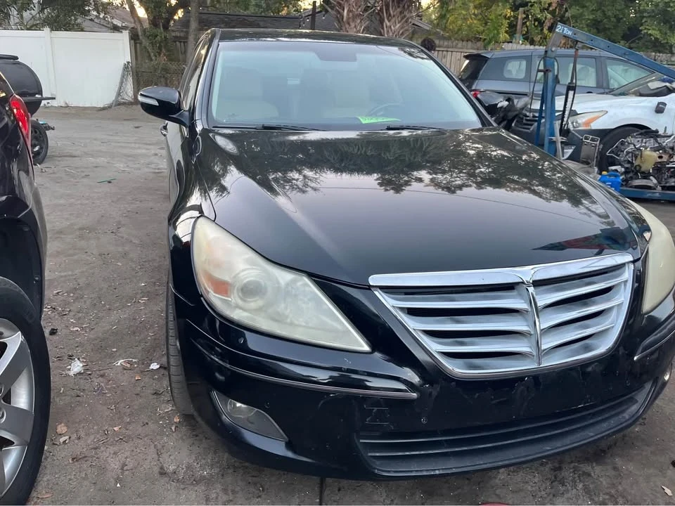 2009 Hyundai Genesis - Image 2 of 9