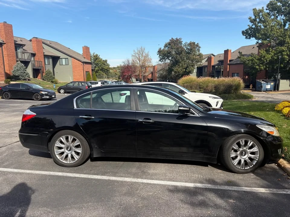 2009 Hyundai Genesis - Image 3 of 11