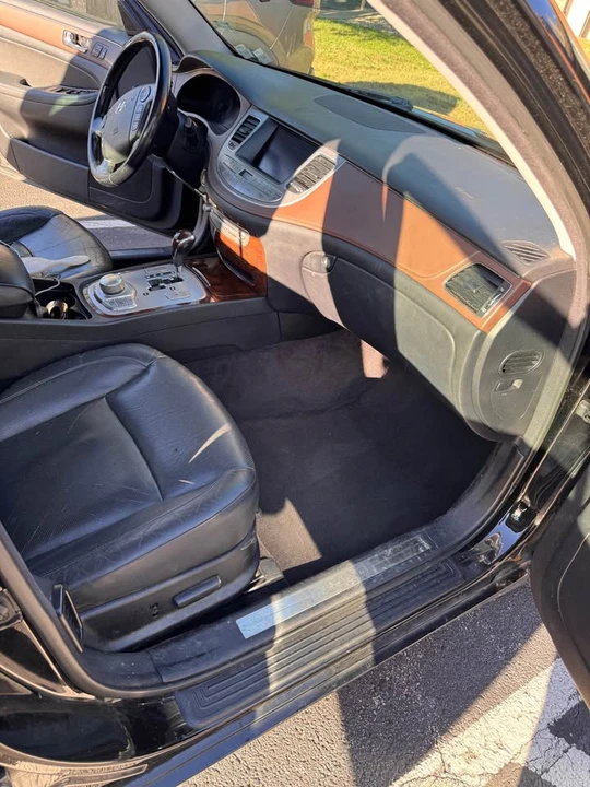 2009 Hyundai Genesis - Image 7 of 11