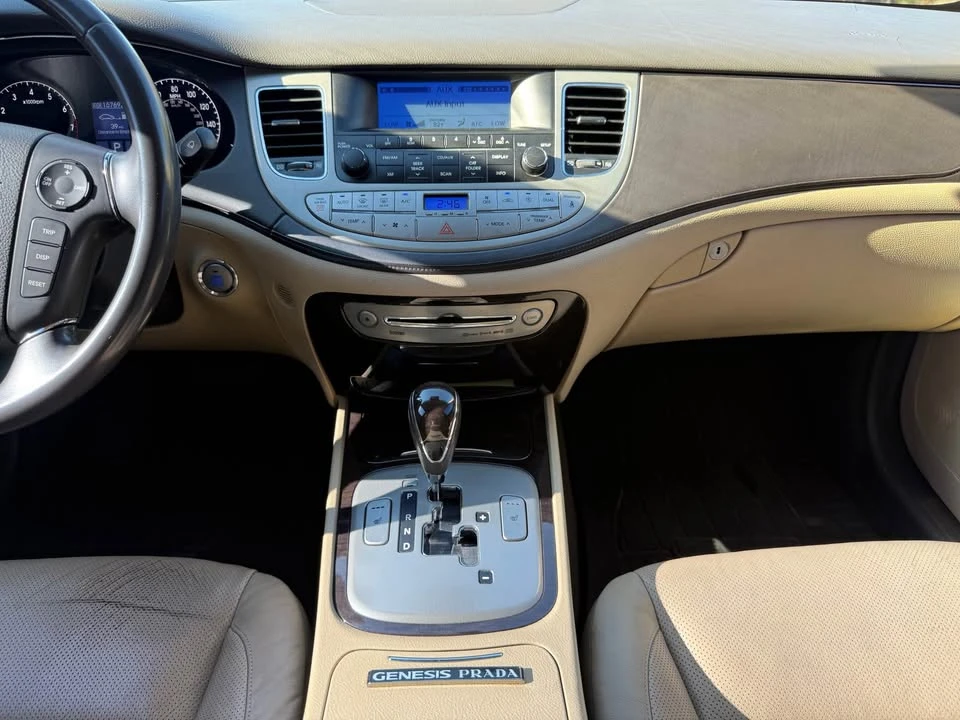 2009 Hyundai Genesis - Image 10 of 13
