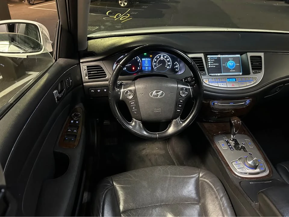 2009 Hyundai Genesis - Image 7 of 20