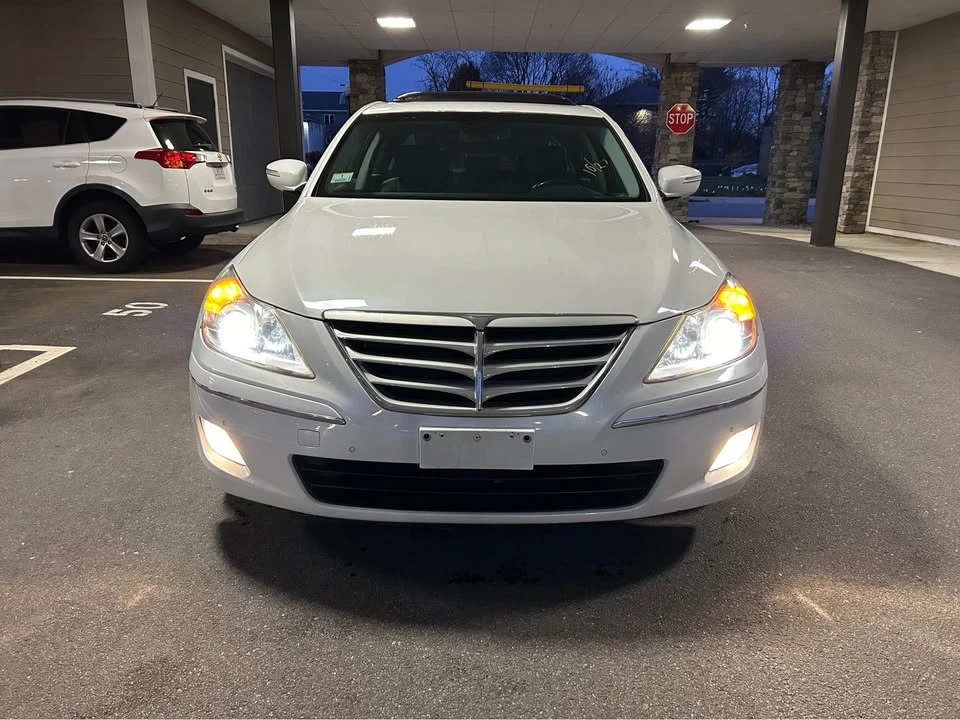 2009 Hyundai Genesis - Image 2 of 20