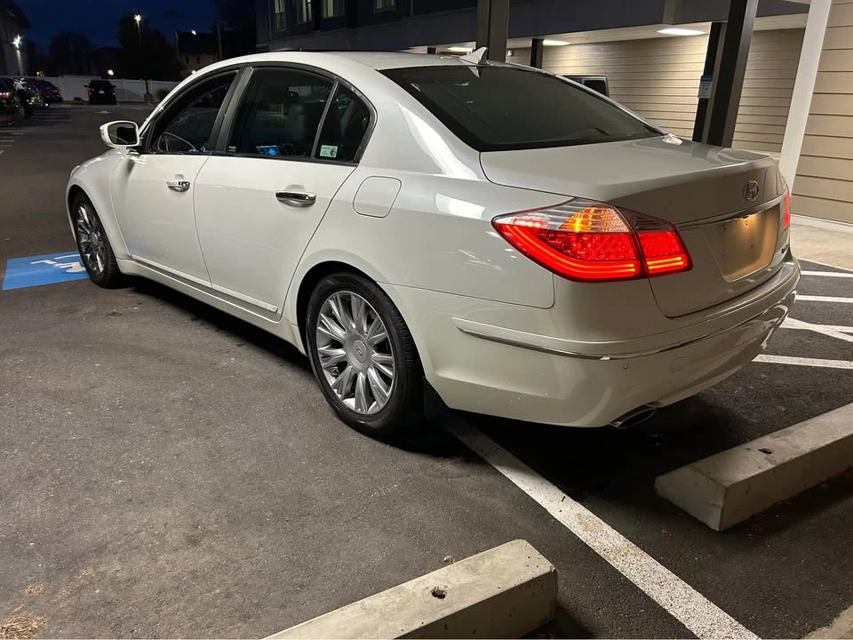 2009 Hyundai Genesis - Image 20 of 20