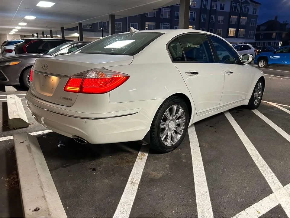 2009 Hyundai Genesis - Image 19 of 20