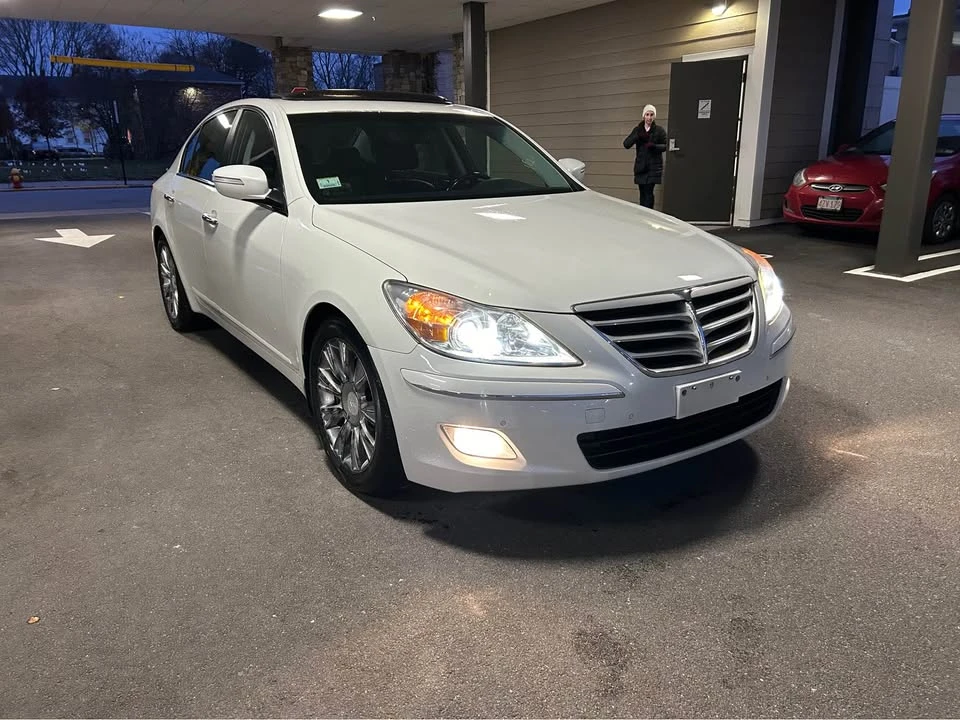 2009 Hyundai Genesis - Image 3 of 20