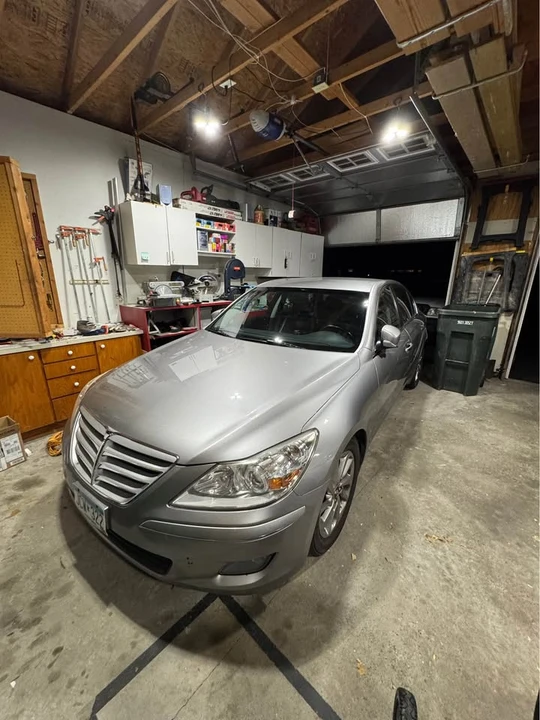 2009 Hyundai Genesis - Image 5 of 11