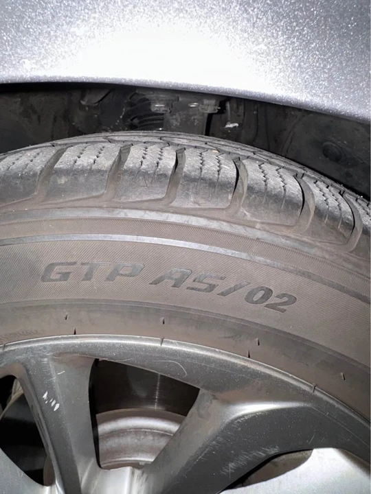 2009 Hyundai Genesis - Image 10 of 11