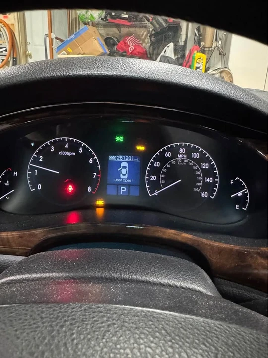 2009 Hyundai Genesis - Image 4 of 11
