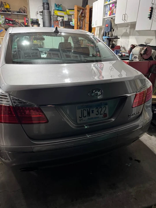 2009 Hyundai Genesis - Image 6 of 11
