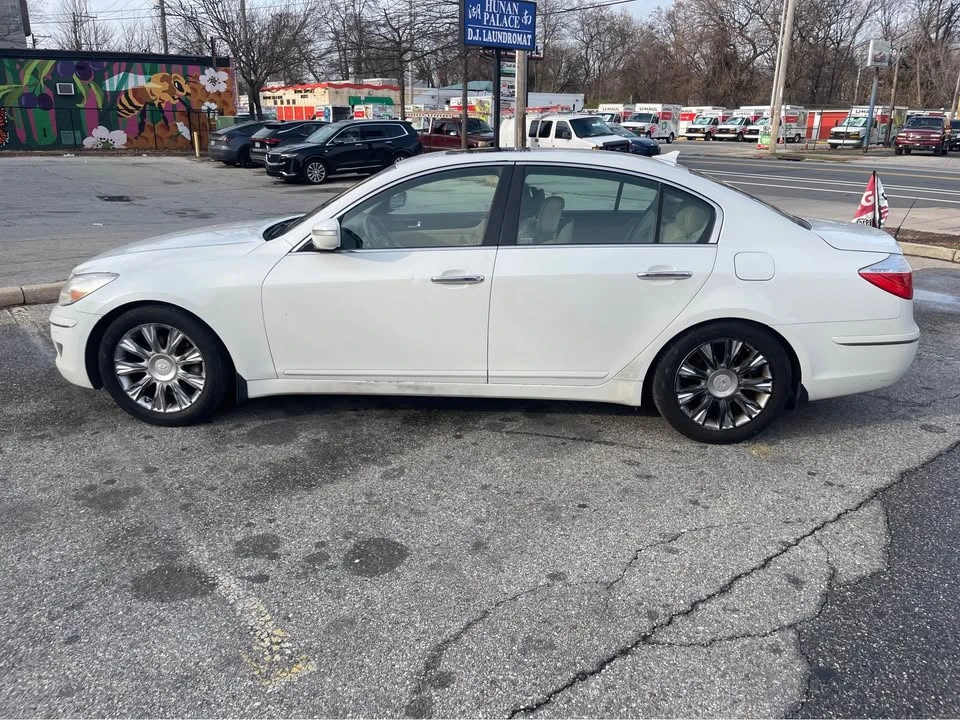 2009 Hyundai Genesis - Image 7 of 8
