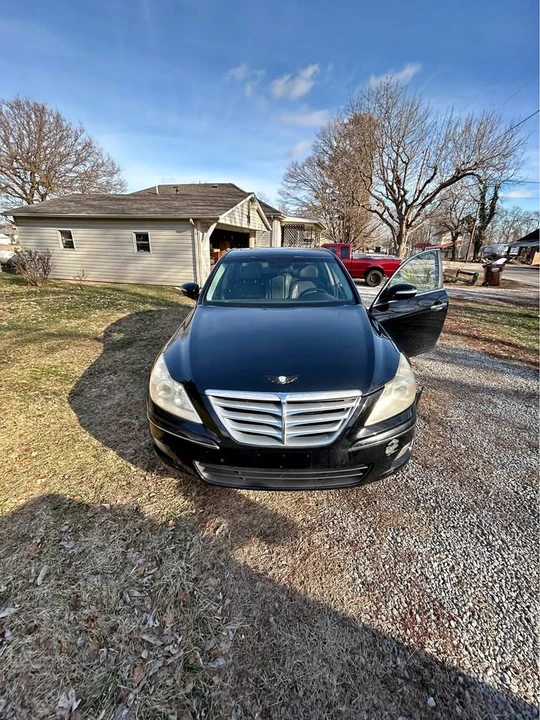 2009 Hyundai Genesis - Image 2 of 8