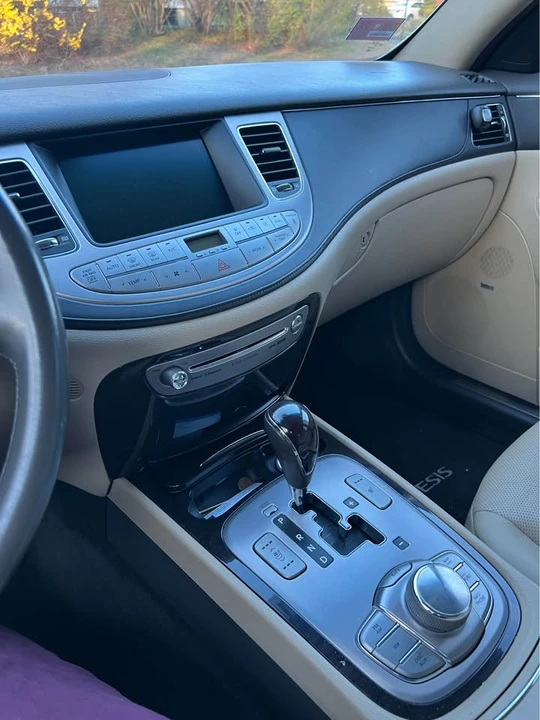 2009 Hyundai Genesis - Image 6 of 7