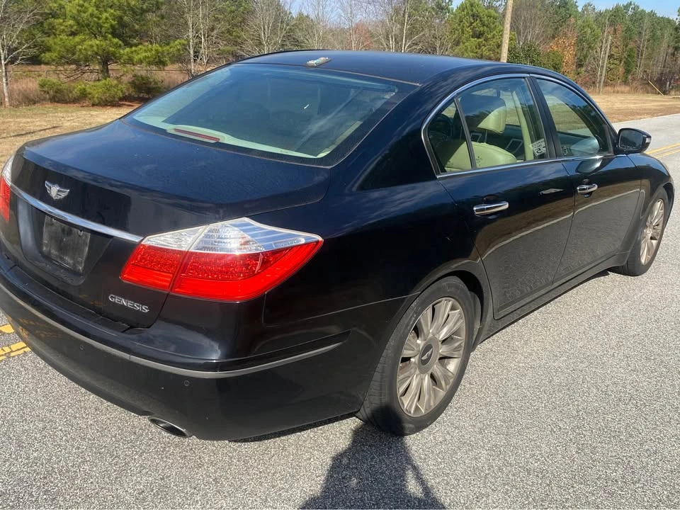 2009 Hyundai Genesis - Image 6 of 13
