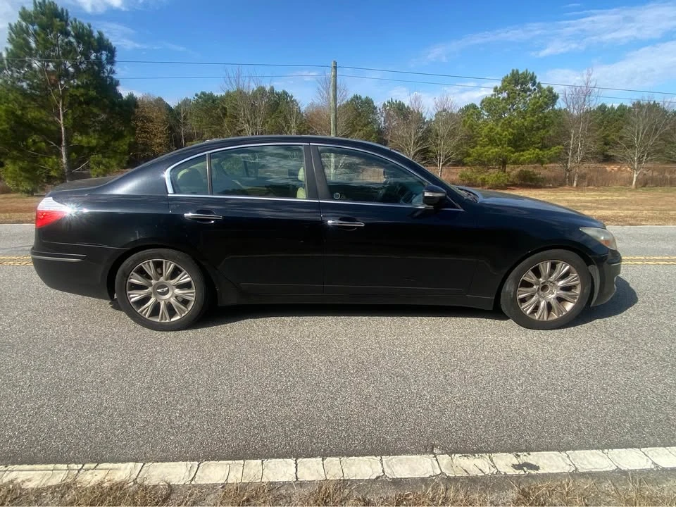 2009 Hyundai Genesis - Image 7 of 13