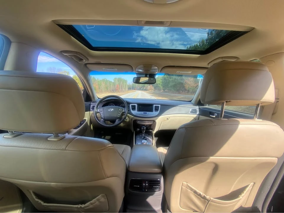2009 Hyundai Genesis - Image 11 of 13
