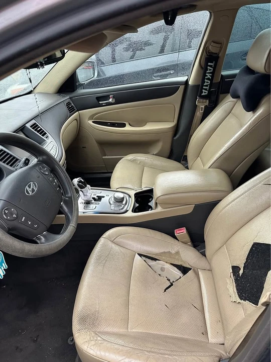 2009 Hyundai Genesis - Image 4 of 5