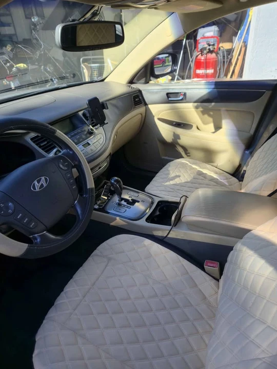 2009 Hyundai Genesis - Image 8 of 8
