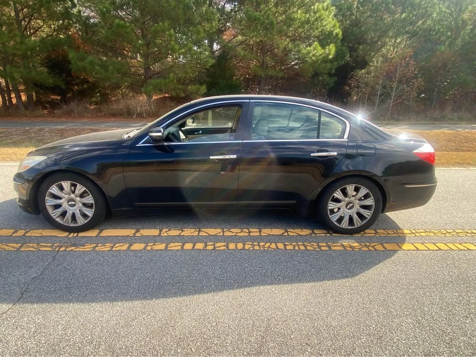 2009 Hyundai Genesis - Image 3 of 13