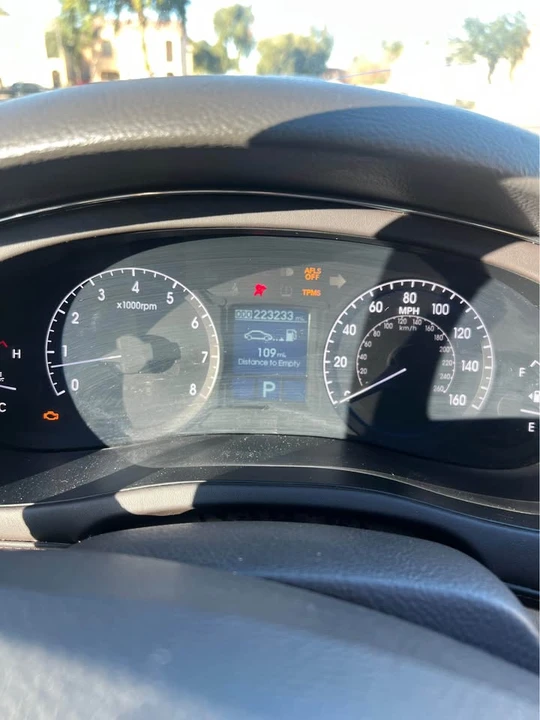 2009 Hyundai Genesis - Image 2 of 9
