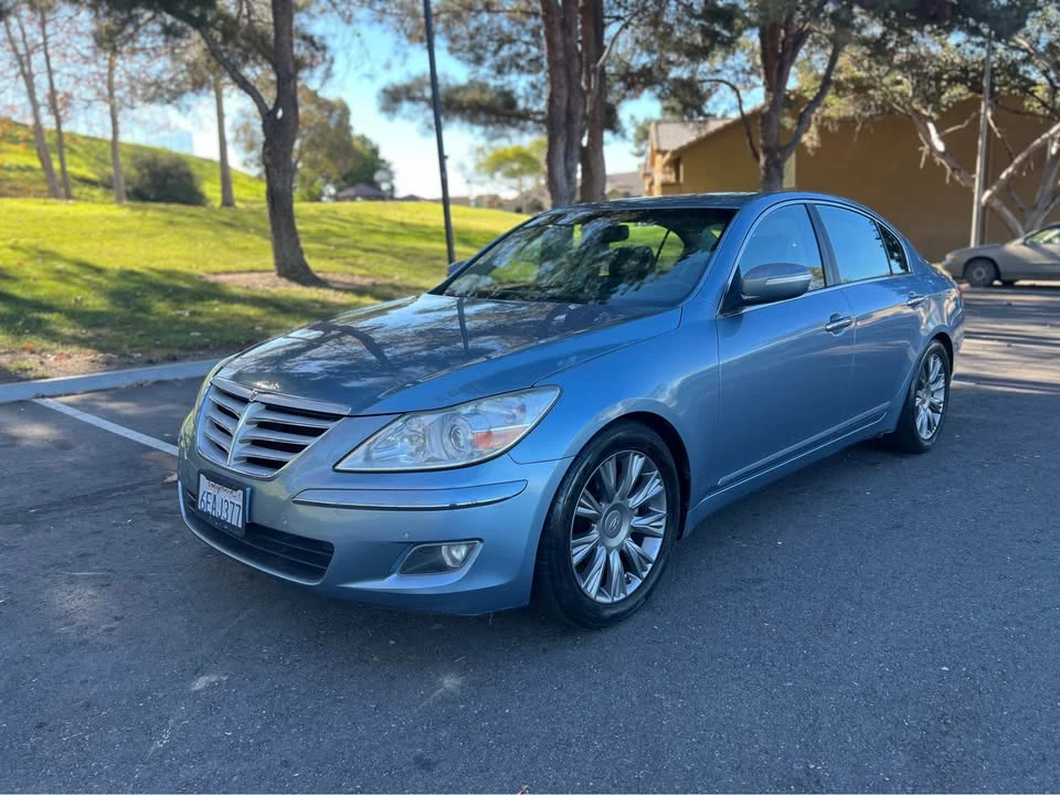 2009 Hyundai Genesis - Image 2 of 20