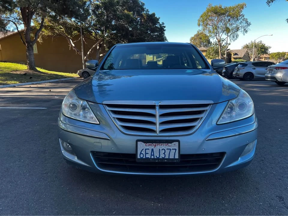 2009 Hyundai Genesis - Image 11 of 20