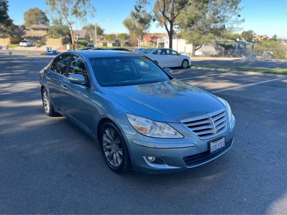 2009 Hyundai Genesis - Image 8 of 20