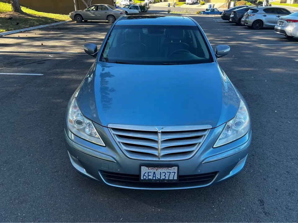2009 Hyundai Genesis - Image 10 of 20