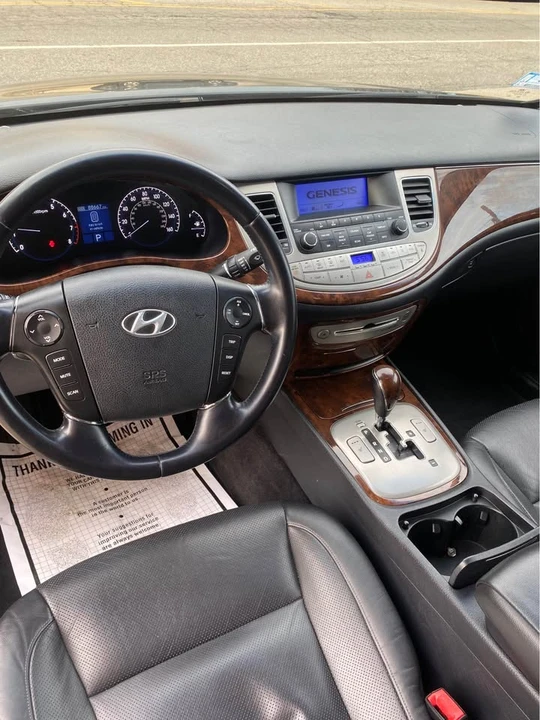 2009 Hyundai Genesis - Image 7 of 11