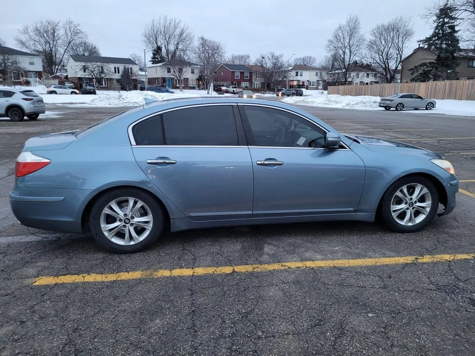 2009 Hyundai Genesis - Image 8 of 10