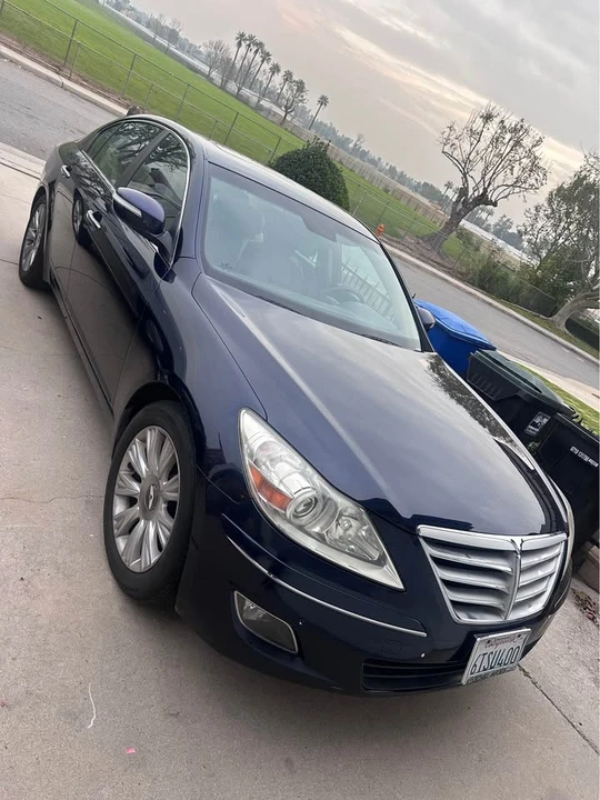 2009 Hyundai Genesis - Image 5 of 5