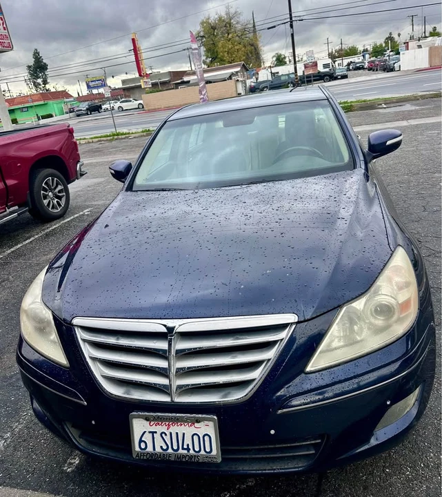 2009 Hyundai Genesis - Image 2 of 10