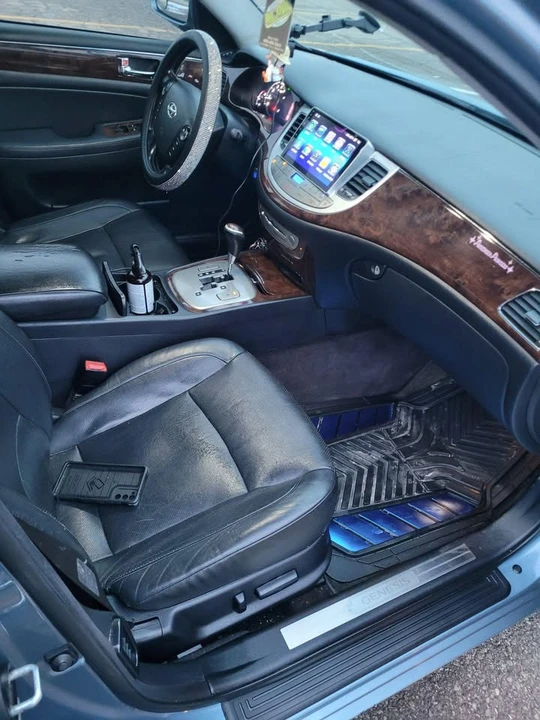 2009 Hyundai Genesis - Image 5 of 10