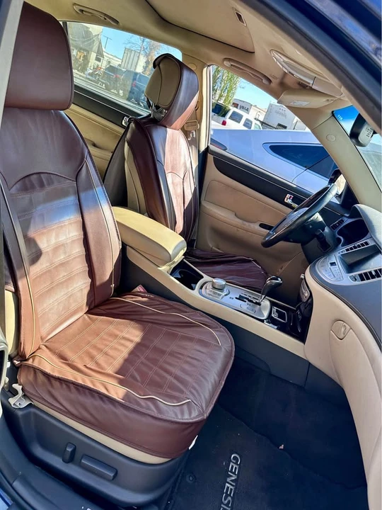 2009 Hyundai Genesis - Image 6 of 10