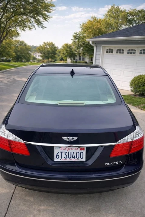 2009 Hyundai Genesis - Image 2 of 5