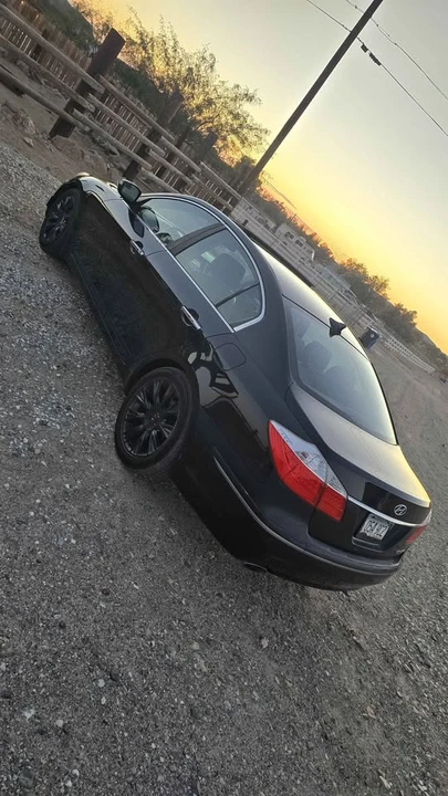 2009 Hyundai Genesis - Image 2 of 7