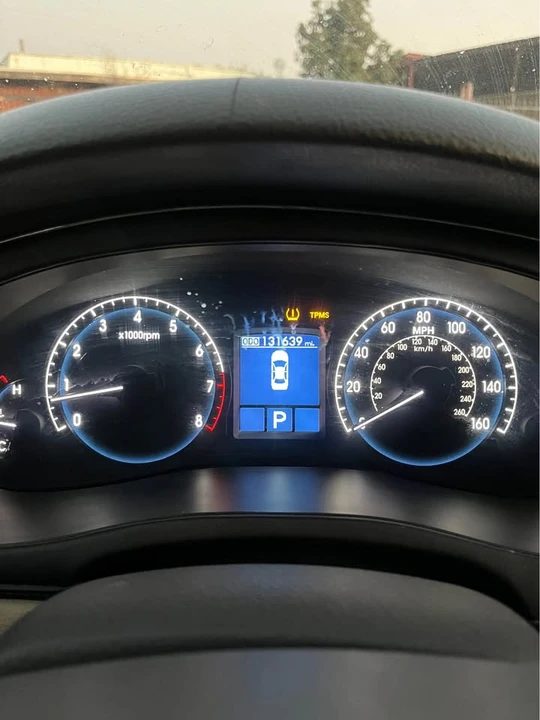 2009 Hyundai Genesis - Image 12 of 17