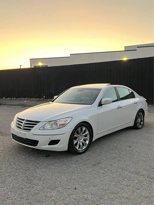 2009 Hyundai Genesis - Image 2 of 17