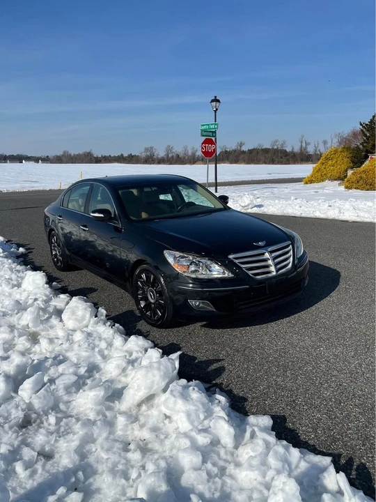 2009 Hyundai Genesis - Image 2 of 9