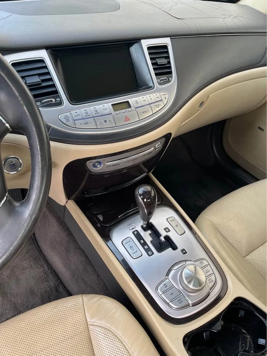 2009 Hyundai Genesis - Image 5 of 9
