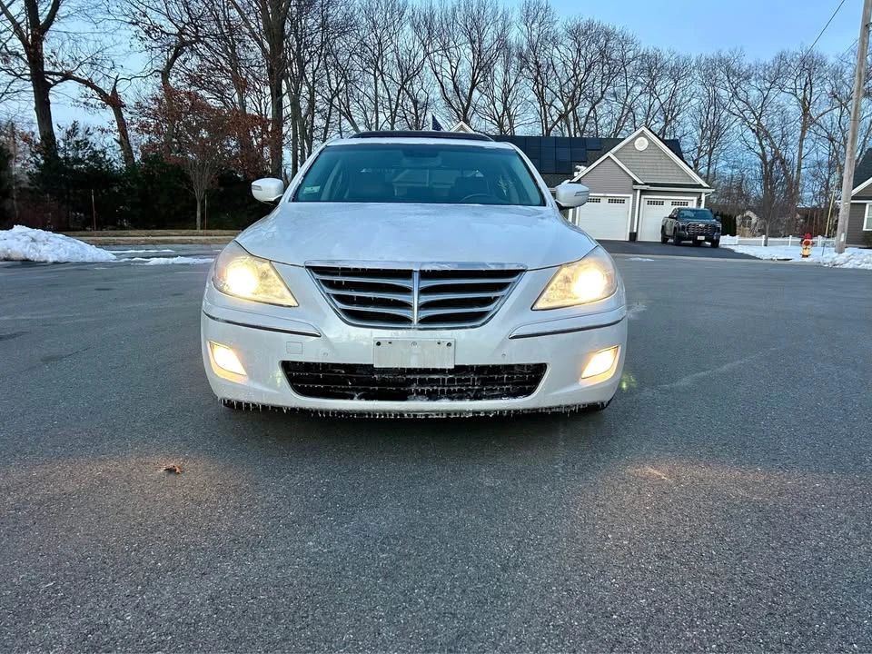 2009 Hyundai Genesis - Image 2 of 15