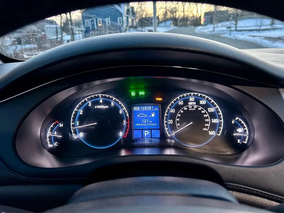 2009 Hyundai Genesis - Image 6 of 15