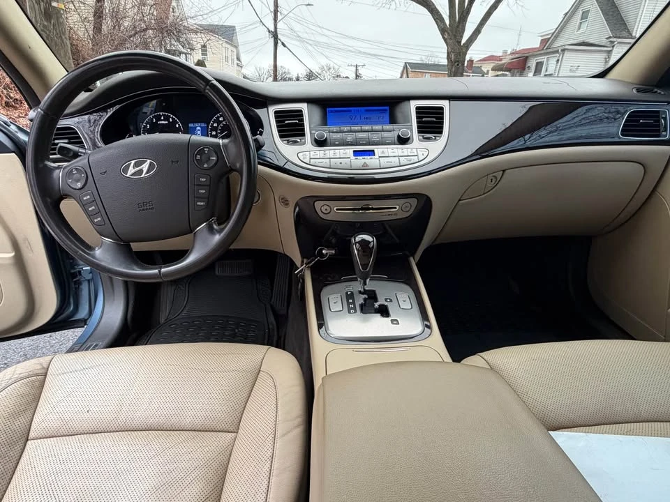 2009 Hyundai Genesis - Image 10 of 20