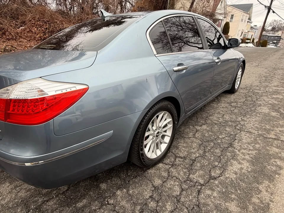 2009 Hyundai Genesis - Image 5 of 20