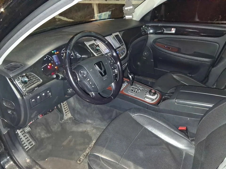 2009 Hyundai Genesis - Image 4 of 8