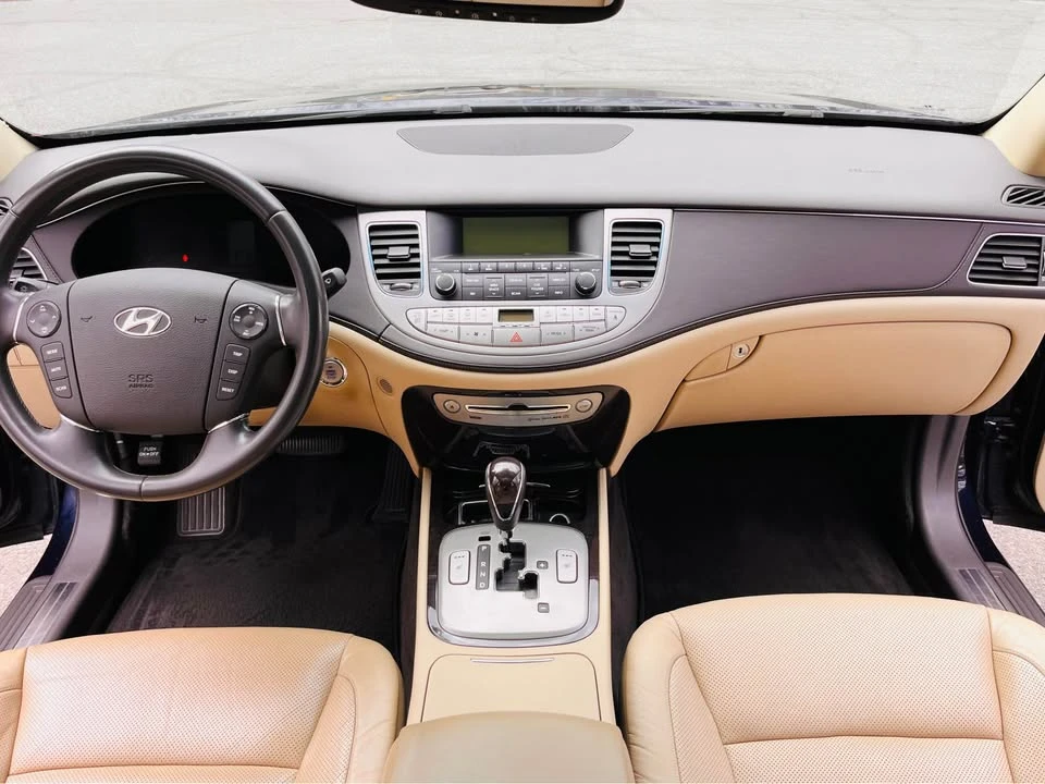 2009 Hyundai Genesis - Image 16 of 18