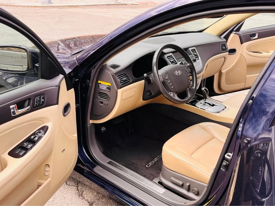 2009 Hyundai Genesis - Image 11 of 18