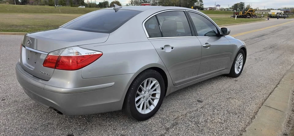 2009 Hyundai Genesis - Image 3 of 11