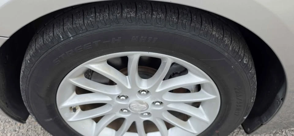 2009 Hyundai Genesis - Image 11 of 11