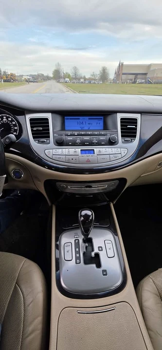 2009 Hyundai Genesis - Image 10 of 11